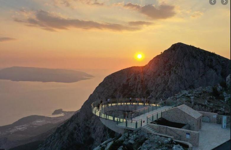 House Dida Mate - Cozy House In Nature With Heated Pool Tučepi エクステリア 写真