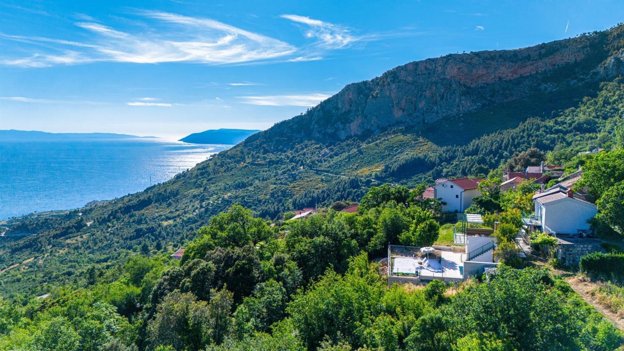 House Dida Mate - Cozy House In Nature With Heated Pool Tučepi エクステリア 写真