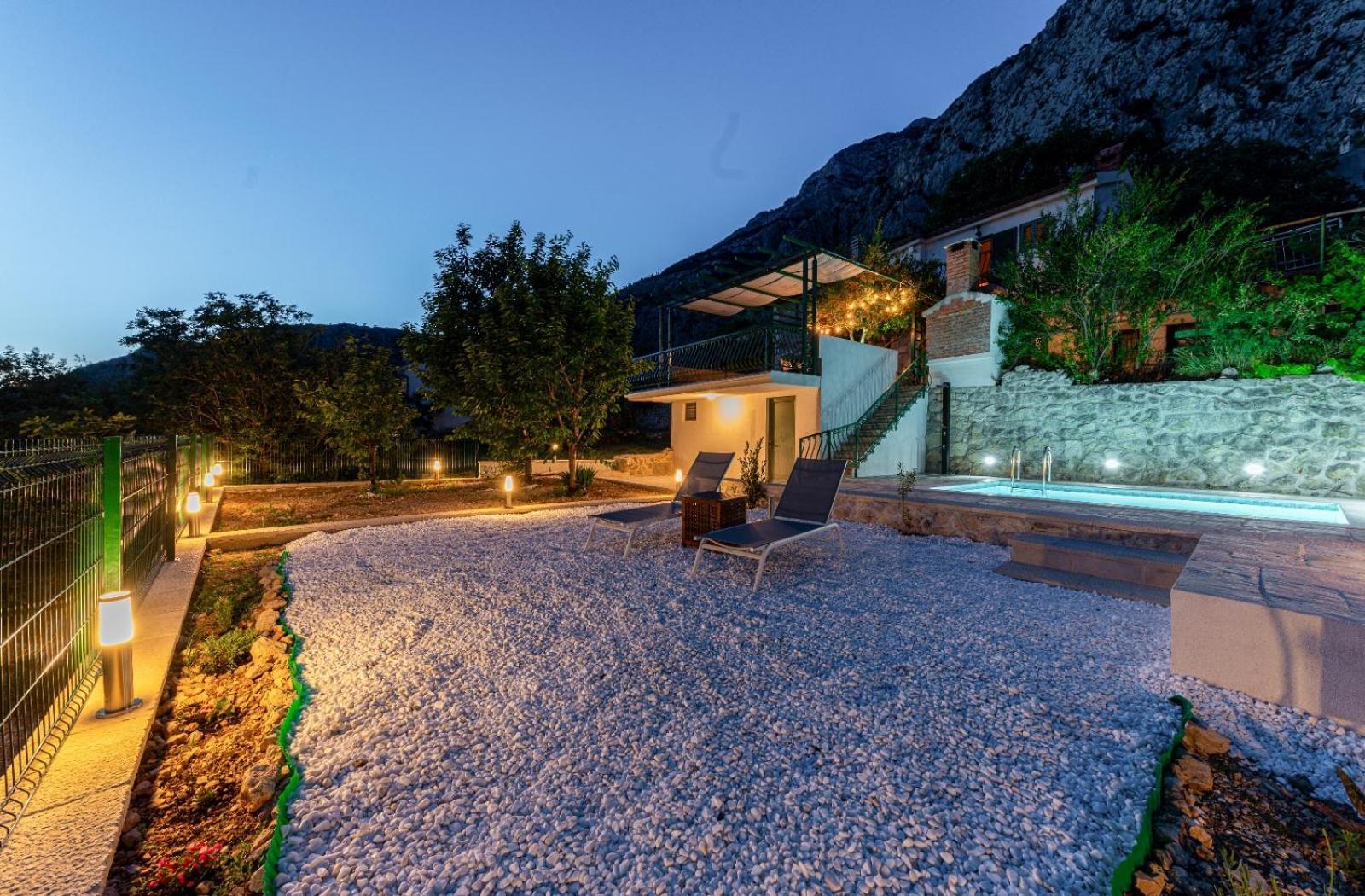 House Dida Mate - Cozy House In Nature With Heated Pool Tučepi エクステリア 写真
