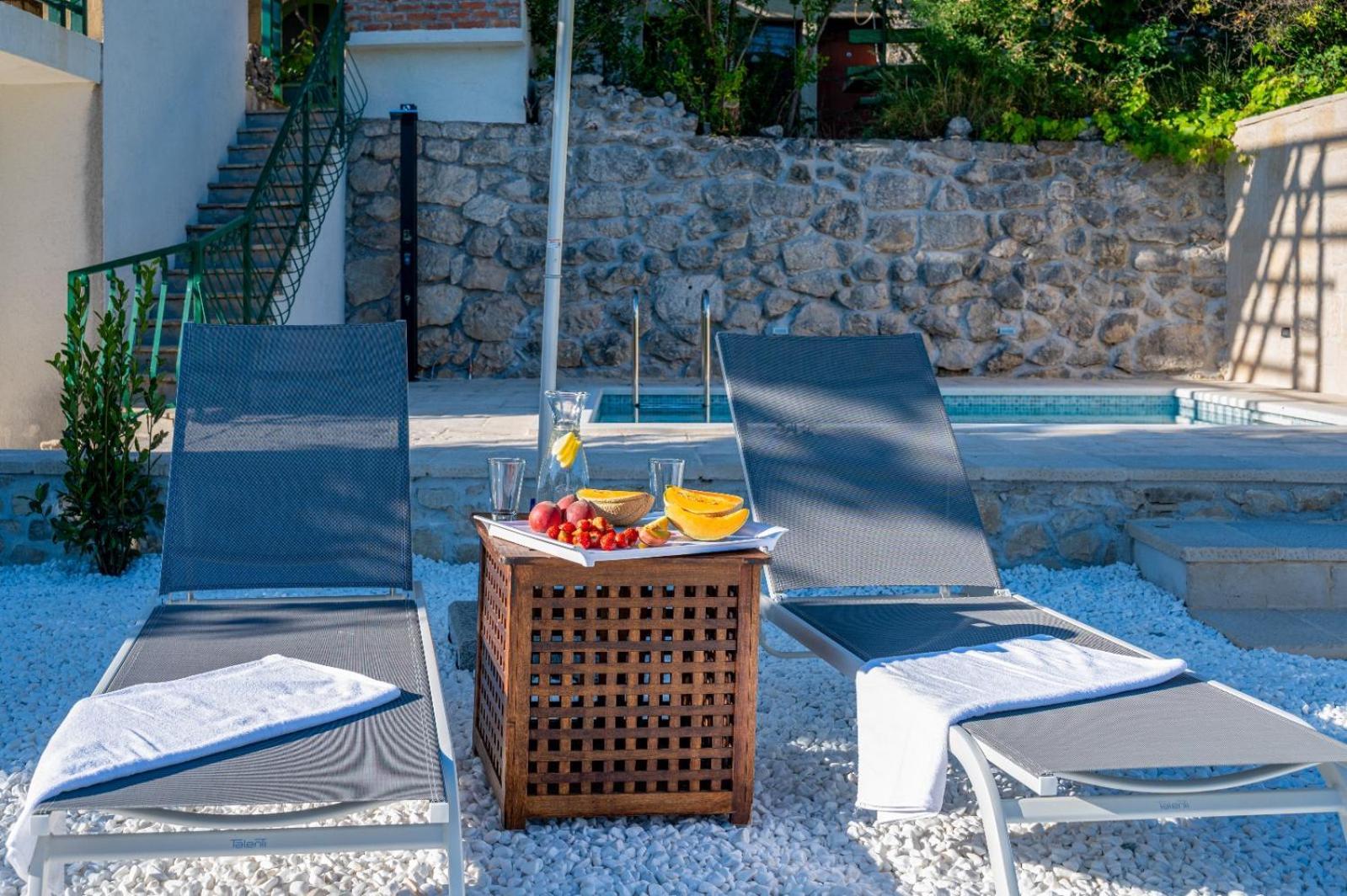 House Dida Mate - Cozy House In Nature With Heated Pool Tučepi エクステリア 写真