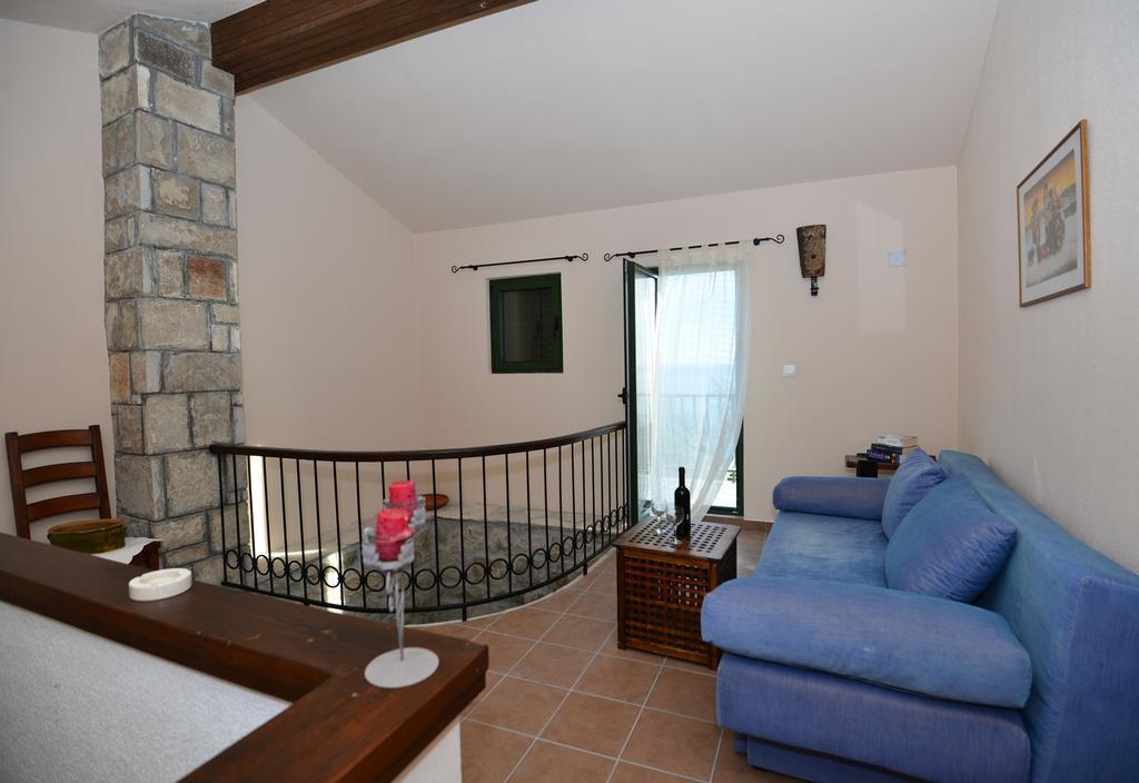 House Dida Mate - Cozy House In Nature With Heated Pool Tučepi エクステリア 写真